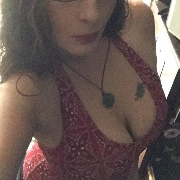 Meet your Posher, Jessika - Picture 1 of 1